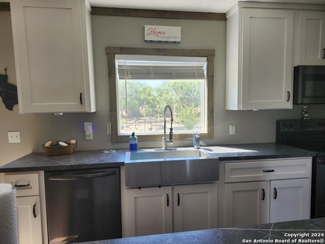 694 Las Palomas Property Photo 7