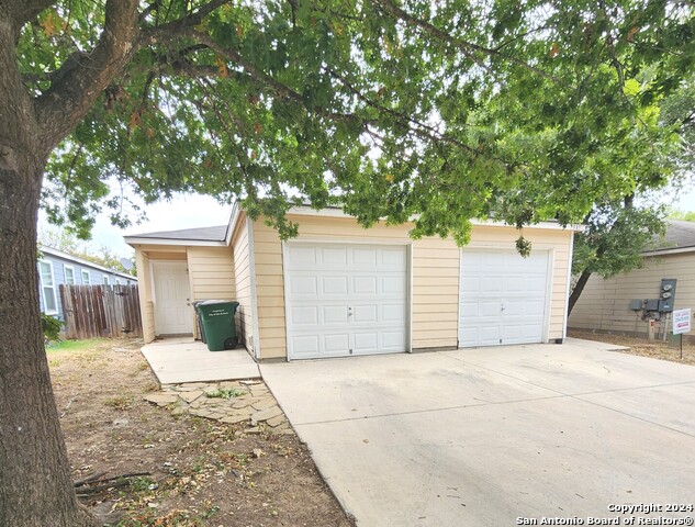 7945 Mg Rd Property Photo
