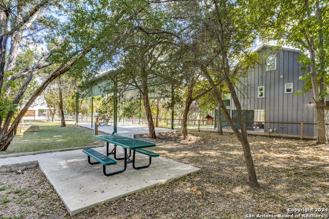 105 & 107 Wagonwheel Cir Property Photo 5