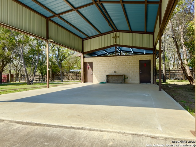 105 & 107 Wagonwheel Cir Property Photo 14