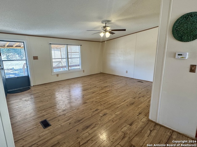 320 Sky Harbor Property Photo 7