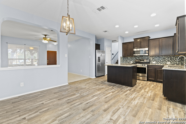 6834 Civilian Property Photo 17