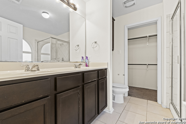 6834 Civilian Property Photo 22