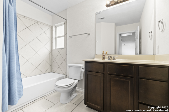 6834 Civilian Property Photo 28