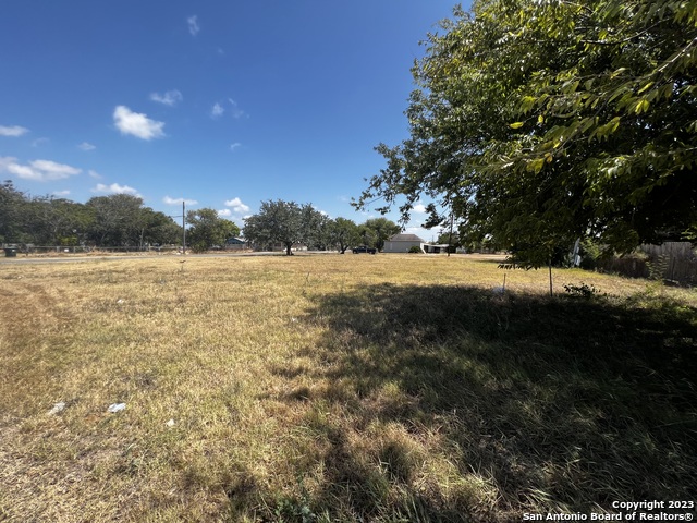301 Kirkpatrick St Property Photo 4
