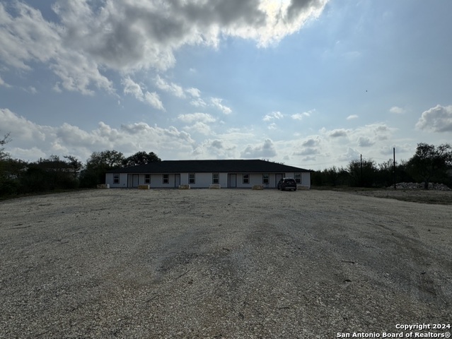 1006 County Road 4516 Property Photo 4