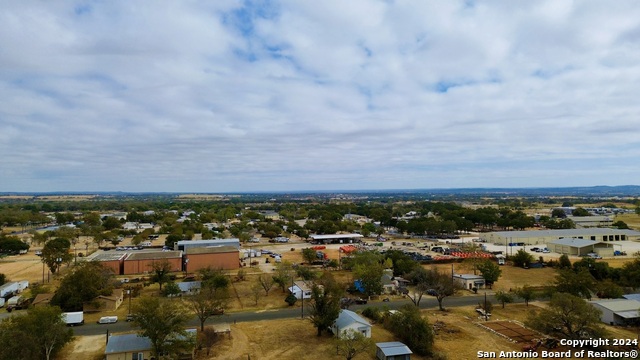 1115 Thiele Ln Property Photo 3