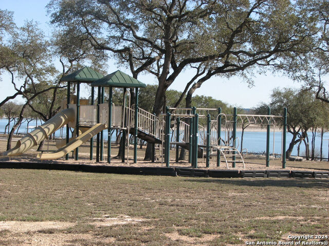 288 River Cliff Pl Property Photo 9