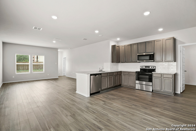9427 Graze Land Drive Property Photo 3