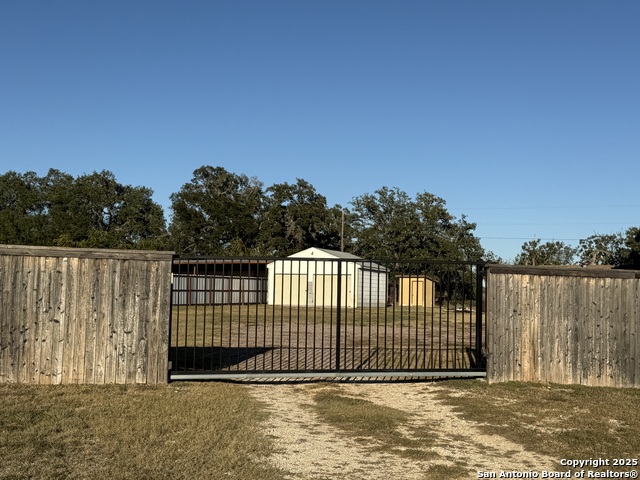 40400a Interstate 10 Property Photo 1