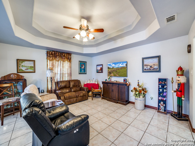 403 Hackberry Property Photo 6