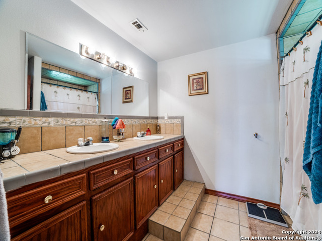 403 Hackberry Property Photo 14