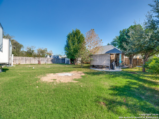 403 Hackberry Property Photo 24