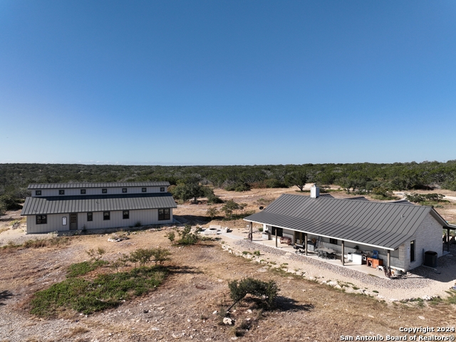 190 Nw Camino Real Rd Property Photo 4