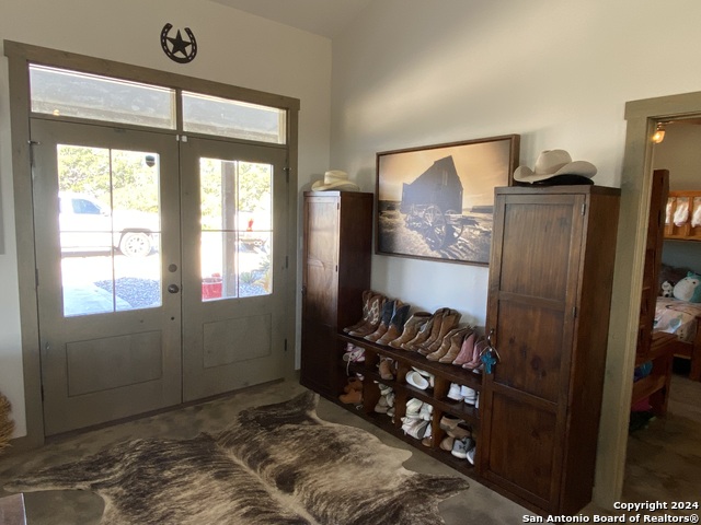 190 Nw Camino Real Rd Property Photo 6