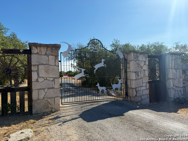 190 Nw Camino Real Rd Property Photo 40