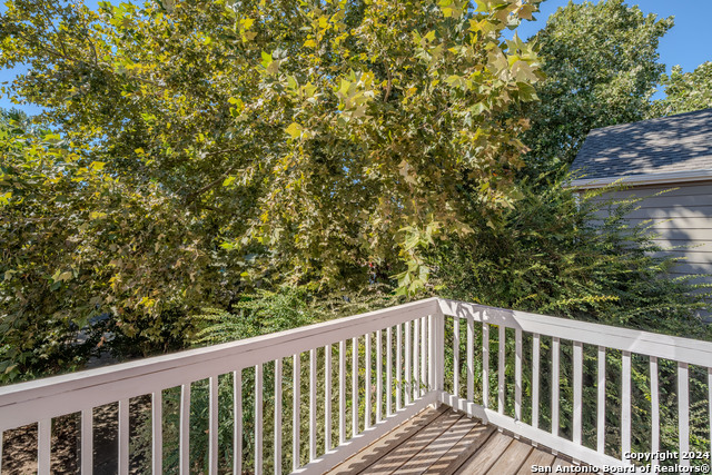 418 Shadowpoint Property Photo 5