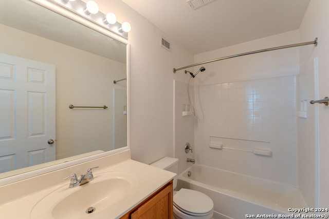 418 Shadowpoint Property Photo 17