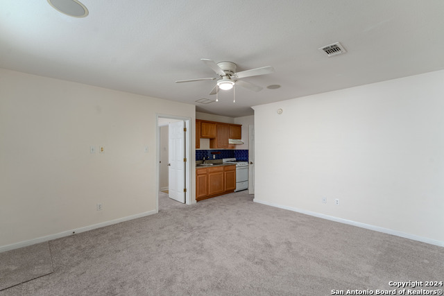418 Shadowpoint Property Photo 25