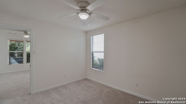 418 Shadowpoint Property Photo 29