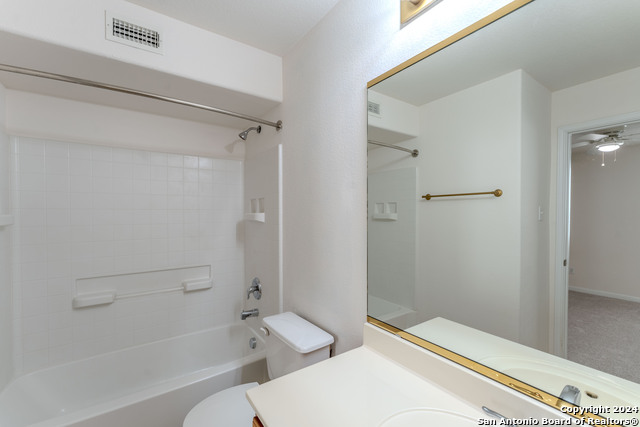 418 Shadowpoint Property Photo 30