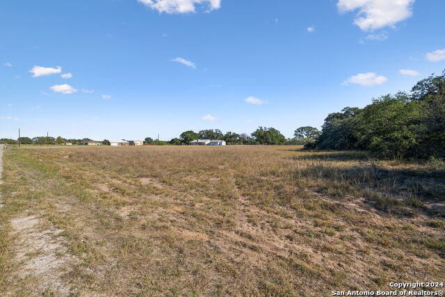 246 Shamrock Dr Property Photo 2