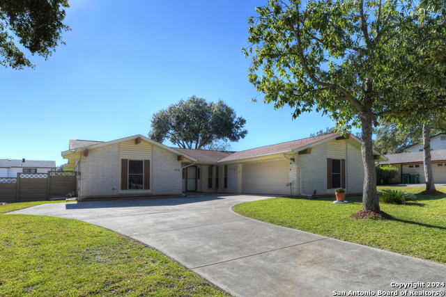 110 Barcelona Dr Property Photo 1