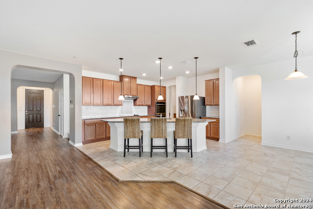 671 Pebble Bend Property Photo 3