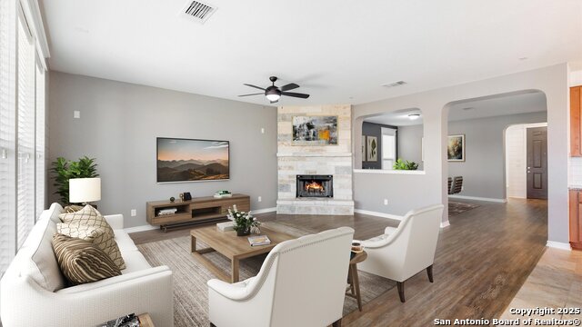 671 Pebble Bend Property Photo 4