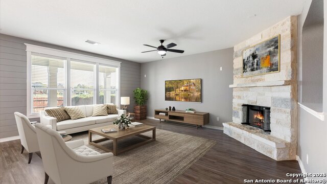 671 Pebble Bend Property Photo 5