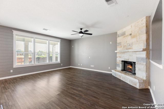 671 Pebble Bend Property Photo 7