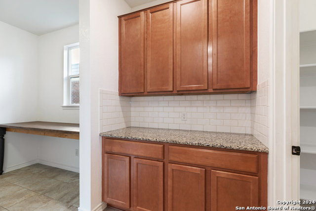 671 Pebble Bend Property Photo 15