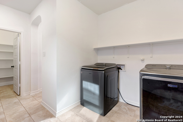 671 Pebble Bend Property Photo 17