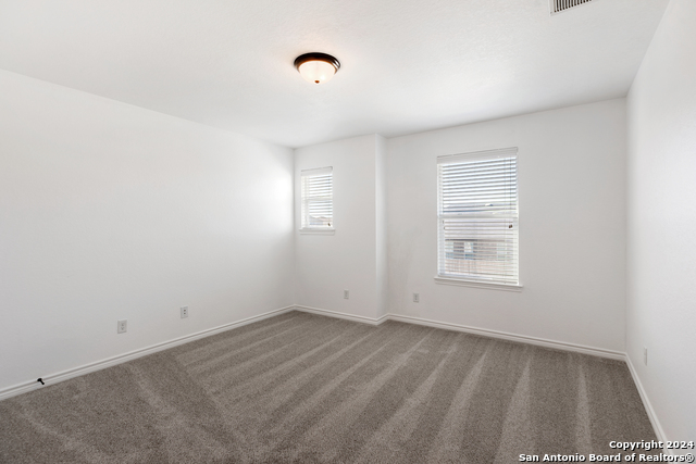 671 Pebble Bend Property Photo 32