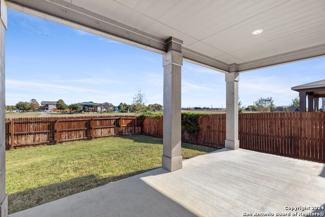 671 Pebble Bend Property Photo 38