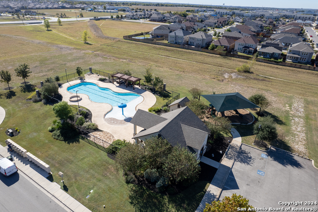 671 Pebble Bend Property Photo 40