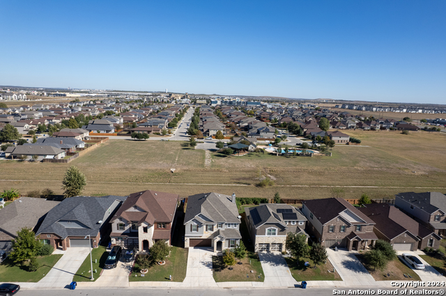 671 Pebble Bend Property Photo 41