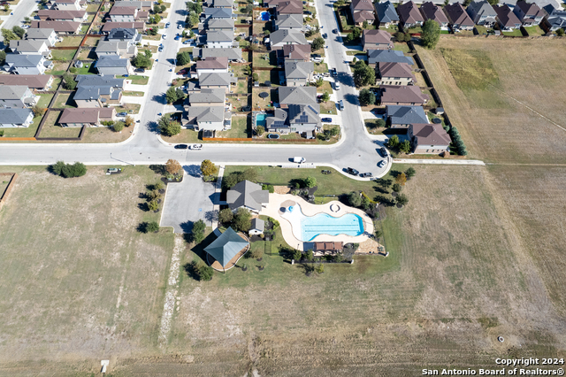 671 Pebble Bend Property Photo 44