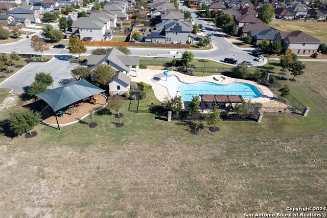 671 Pebble Bend Property Photo 45