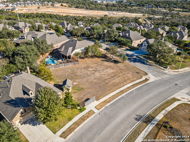 1202 Creek Cyn Property Photo 3