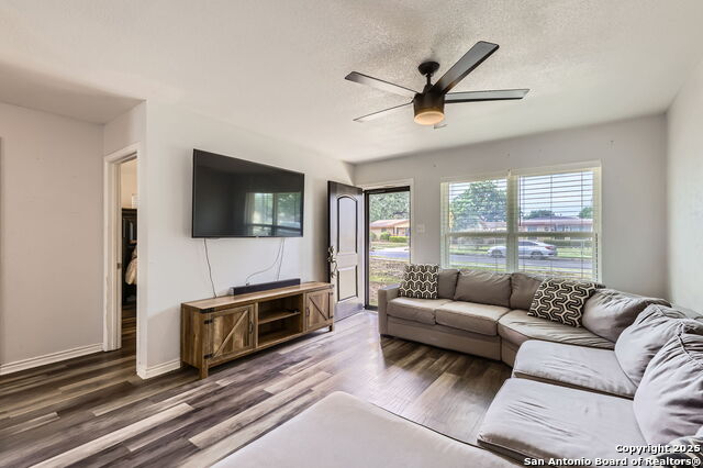 207 E Villaret Blvd Property Photo 1