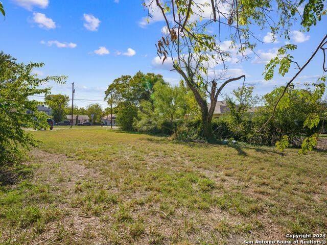 631 Aransas Ave Property Photo 3