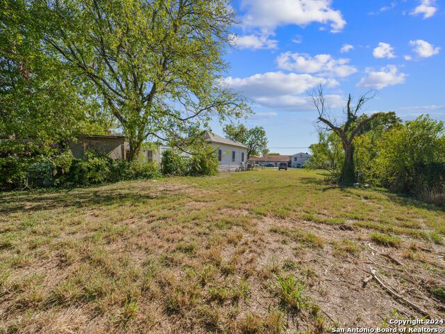 631 Aransas Ave Property Photo 4