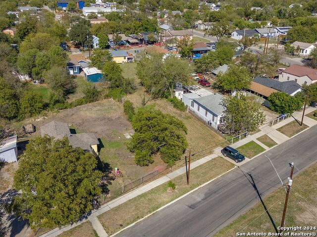 631 Aransas Ave Property Photo 8