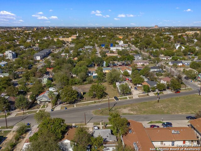 631 Aransas Ave Property Photo 17