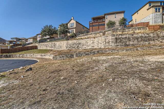18947 Llano Ledge Property Photo 4