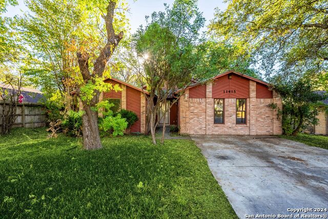 11415 Rousseau St Property Photo 4