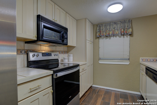 211 T Bar M Dr Property Photo 18