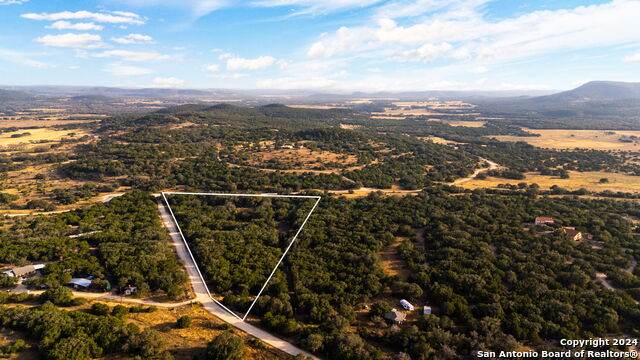 111 Hondo Oaks Property Photo 11