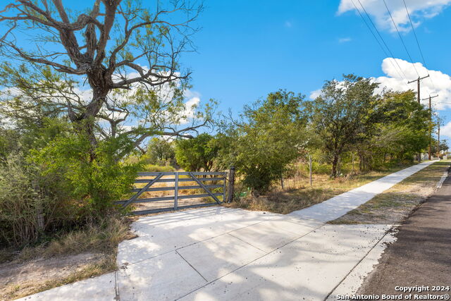 718 W Villaret Blvd Property Photo